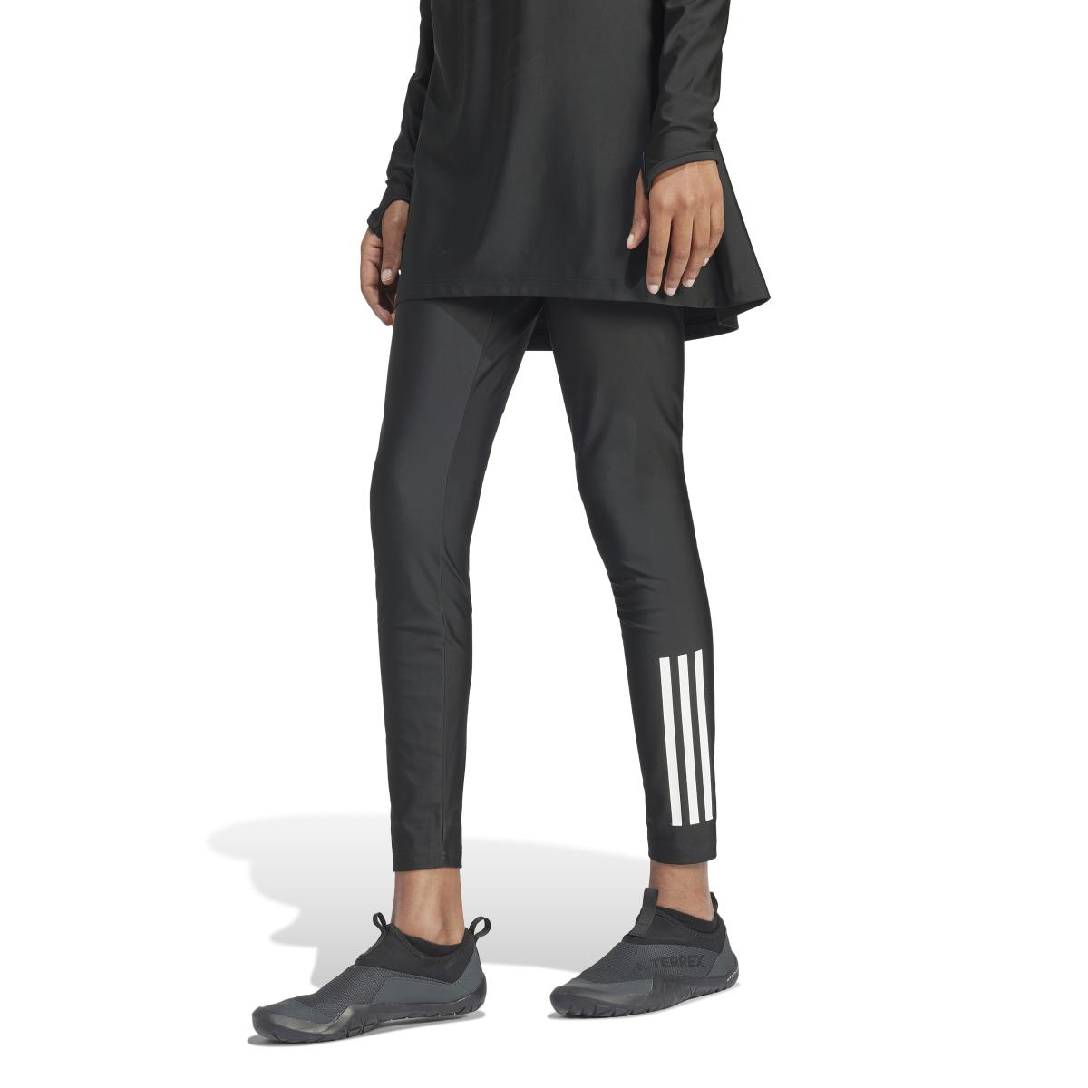 product/a/d/adidas_il7271_3_apparel_on_model_standard_view_white-nw032724.jpg