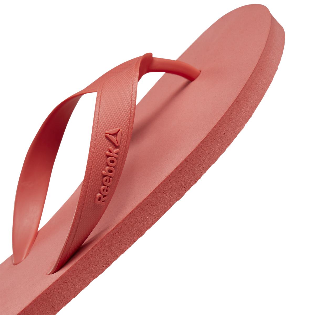 product/r/e/reebok_cn6847_8_footwear_photography_detail_view_1_white.jpg