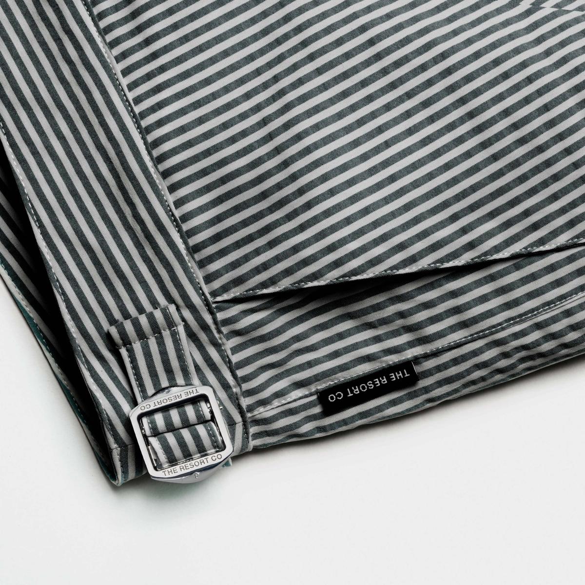 product/t/h/the-resort-co_ss2100628_navy-stripe_4.jpg