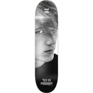 vb010205999a8250-planche-de-skate-verb-93-til-portrait-arto-saari-8-25